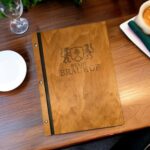 Premium A4 Holz-Menükartenhüllen im Set (20 / 30 / 50) – mit Logo-Gravur – Bild 6