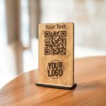 Holz QR-Code Schild für Tische – mit Logo & Text personalisierbar – Bild 2